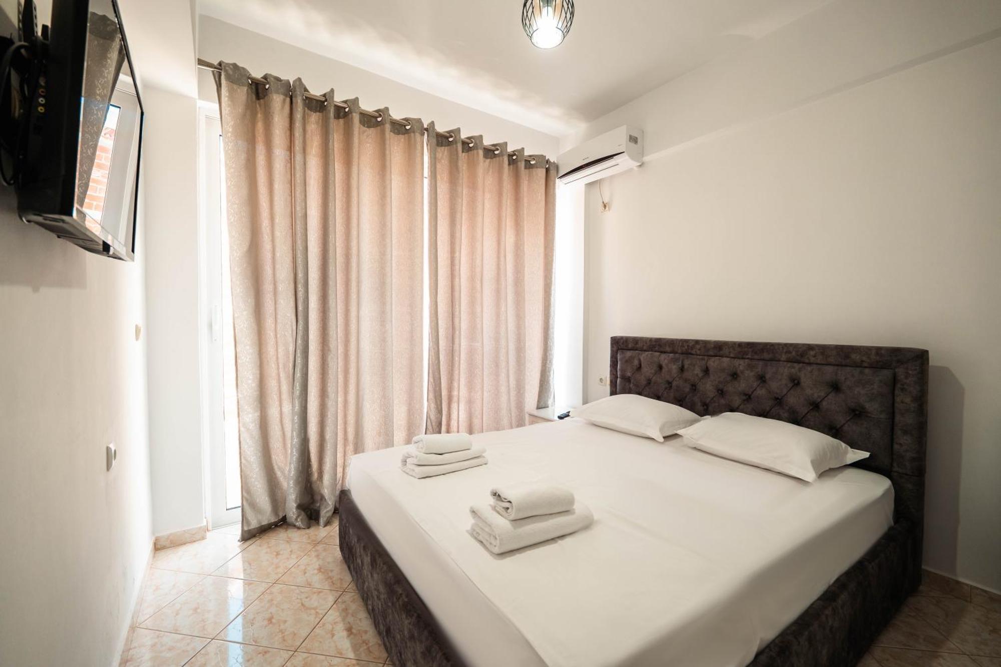 Alnes Hotel Саранде Екстериор снимка