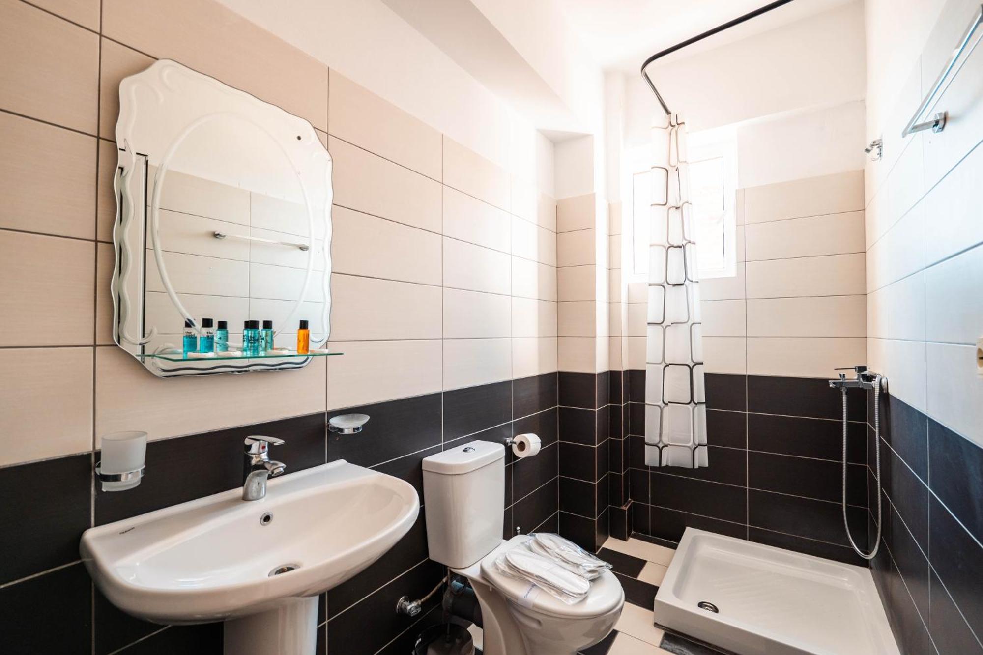 Alnes Hotel Саранде Екстериор снимка