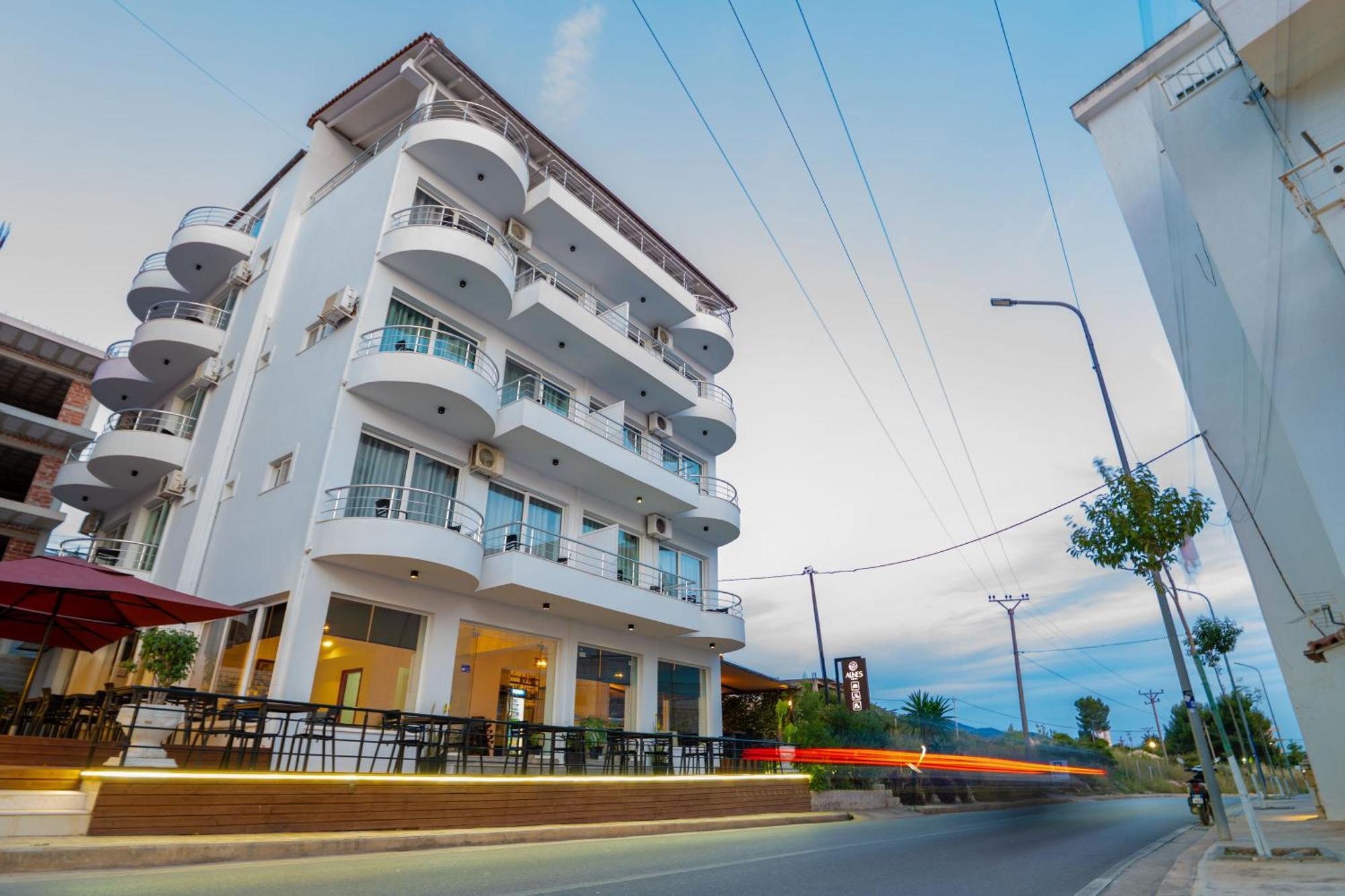 Alnes Hotel Саранде Екстериор снимка