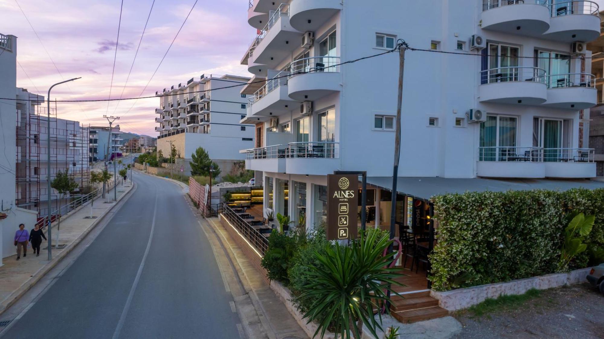 Alnes Hotel Саранде Екстериор снимка